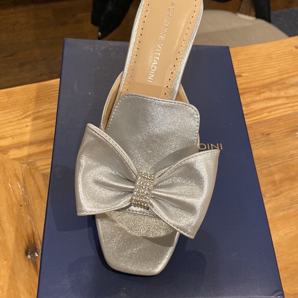 NEW Adrienne Vittadini Gladys Bow Mule - Picture 3 of 8